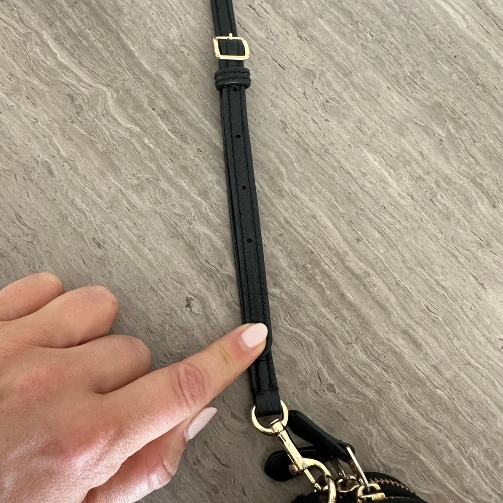 Coach Mini crossbody Bag black pebble leather. Adjustable strap, multiple pocket - Picture 11 of 15